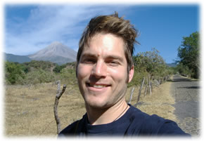 Caminando al volcan de fuego, Colima, Mexico